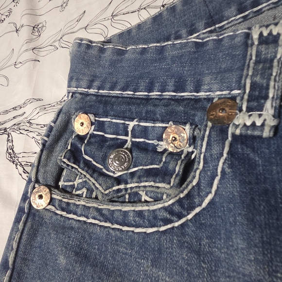 True Religion Men's Straight Blue Jeans - Picture 3 of 11